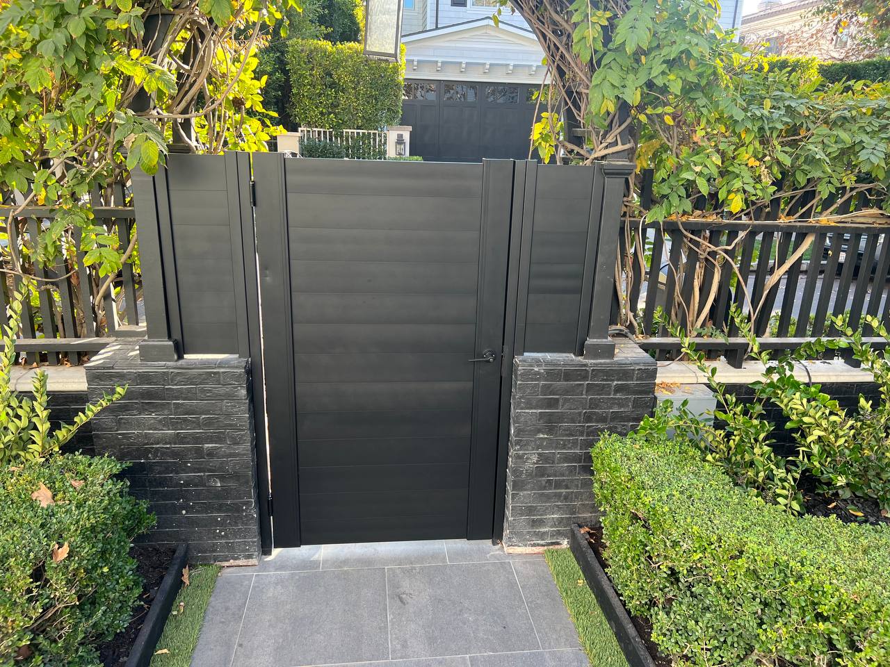 Aluminum pedestrian gate project