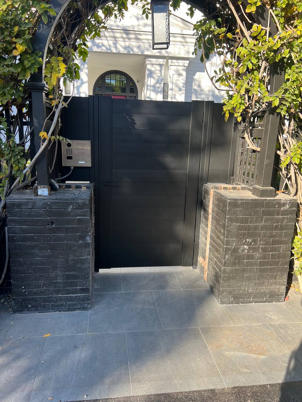 Aluminum pedestrian gate project