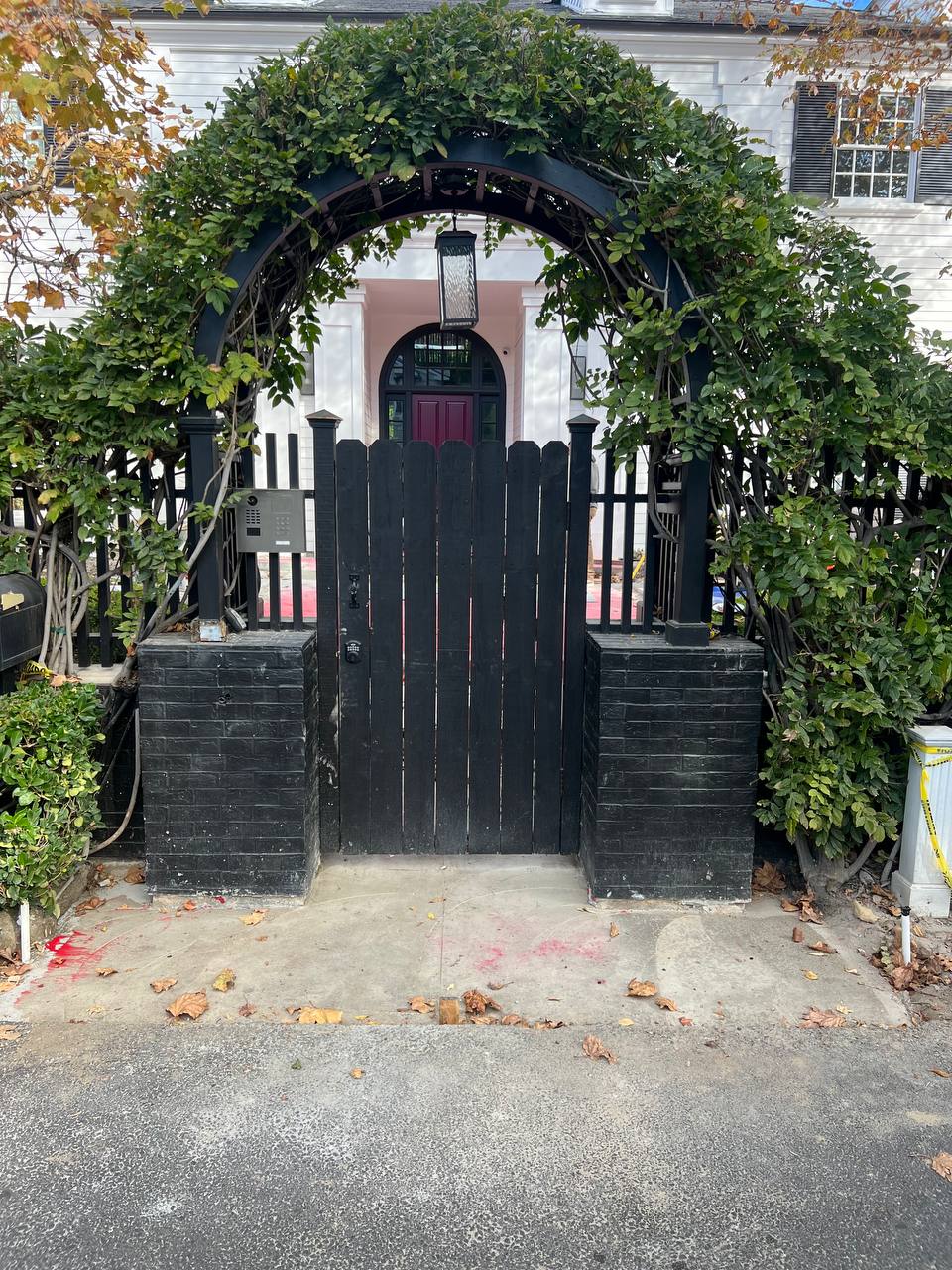Aluminum pedestrian gate project