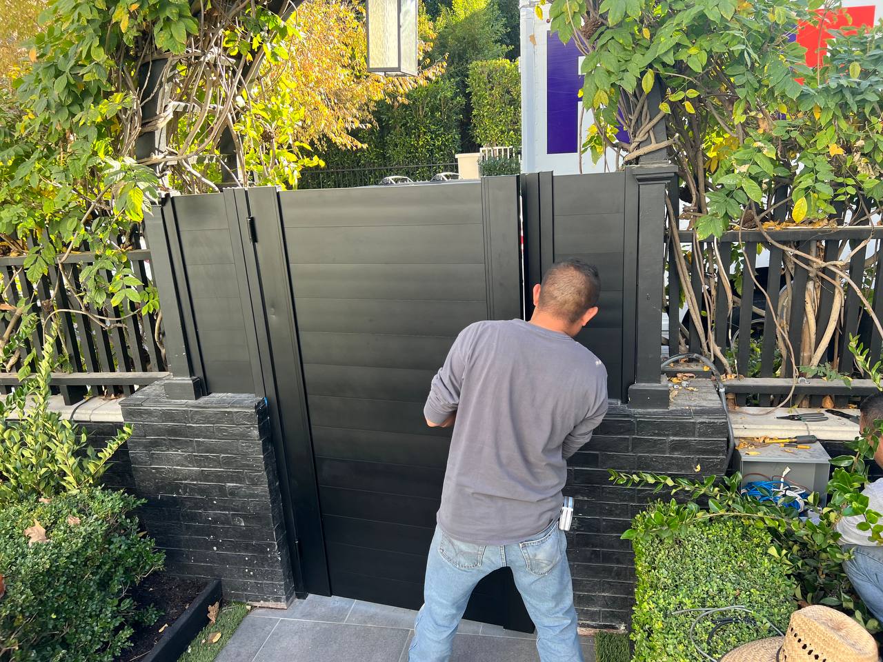 Aluminum pedestrian gate project
